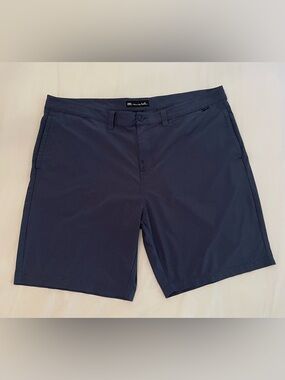 Travis Mathew Blue Pinstriped Golf Shorts Size 42